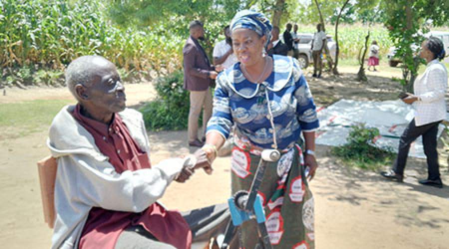 Makhumula interacts with Losani